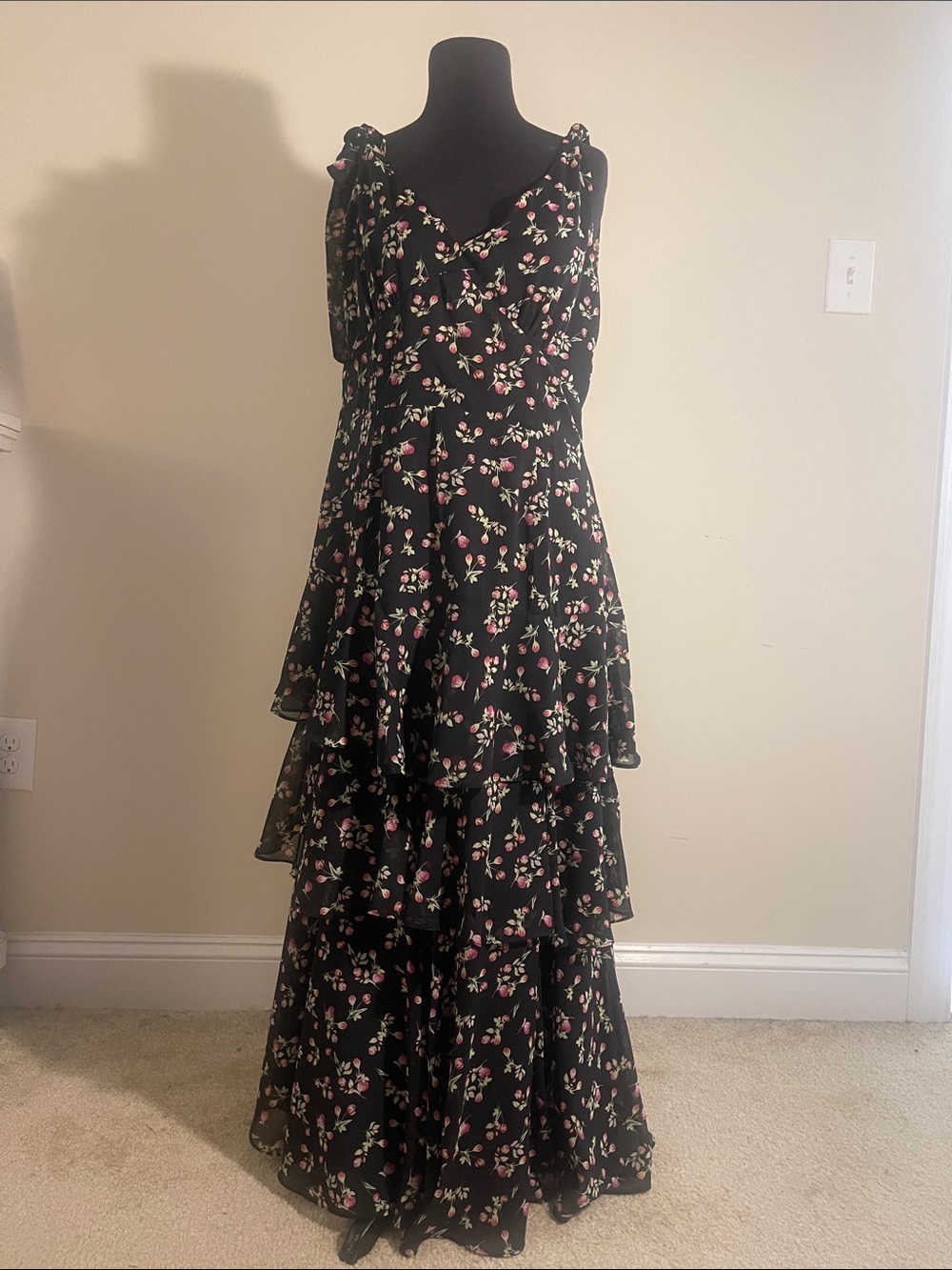 Lulu’s Black Floral Tiered Maxi Dress
